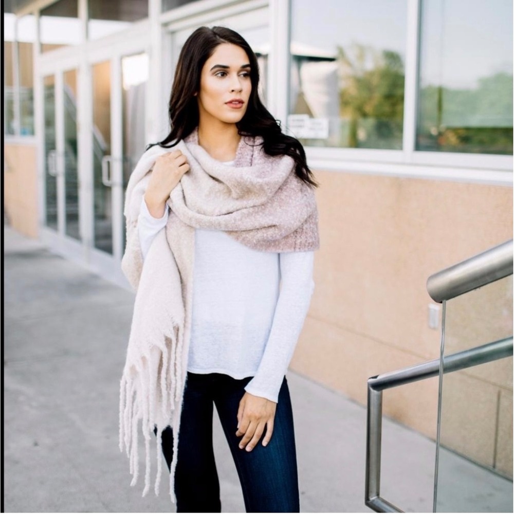 Mer|Sea Ombre Knit Shawl Women‎ OS Pink Beige Excellent Fringe Tassel Wrap Scarf